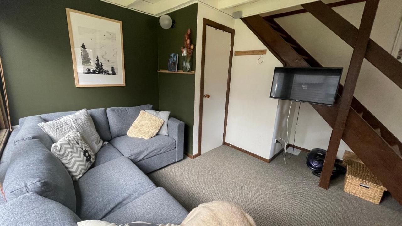 ディナー・プレーン Alpine Retreatヴィラ エクステリア 写真